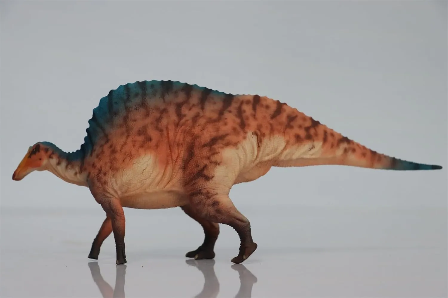 1:35 Scale Ouranosaurus Figure Cretaceous Iguanodontidae PVC Animal Model Collection Dinosaur Set Realistic Wonderful Decoration Gift for Adult (Orange)