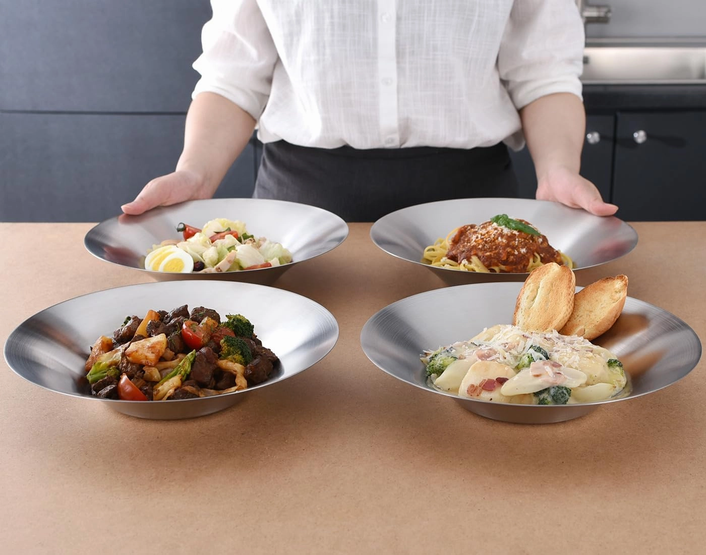 A Set of 4 Stainless Steel Dinner Plates, Salad Bowls, Spaghetti Serving Platters, Buffet Party Pans, Catering Trays, Classic Brushed Finish, Great for Both Hot & Cold Dishes (4)