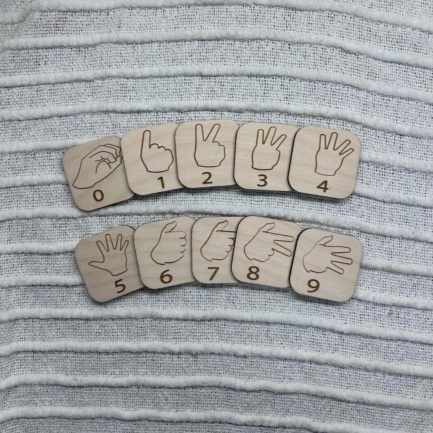 Auslan Alphabet and Number Tiles
