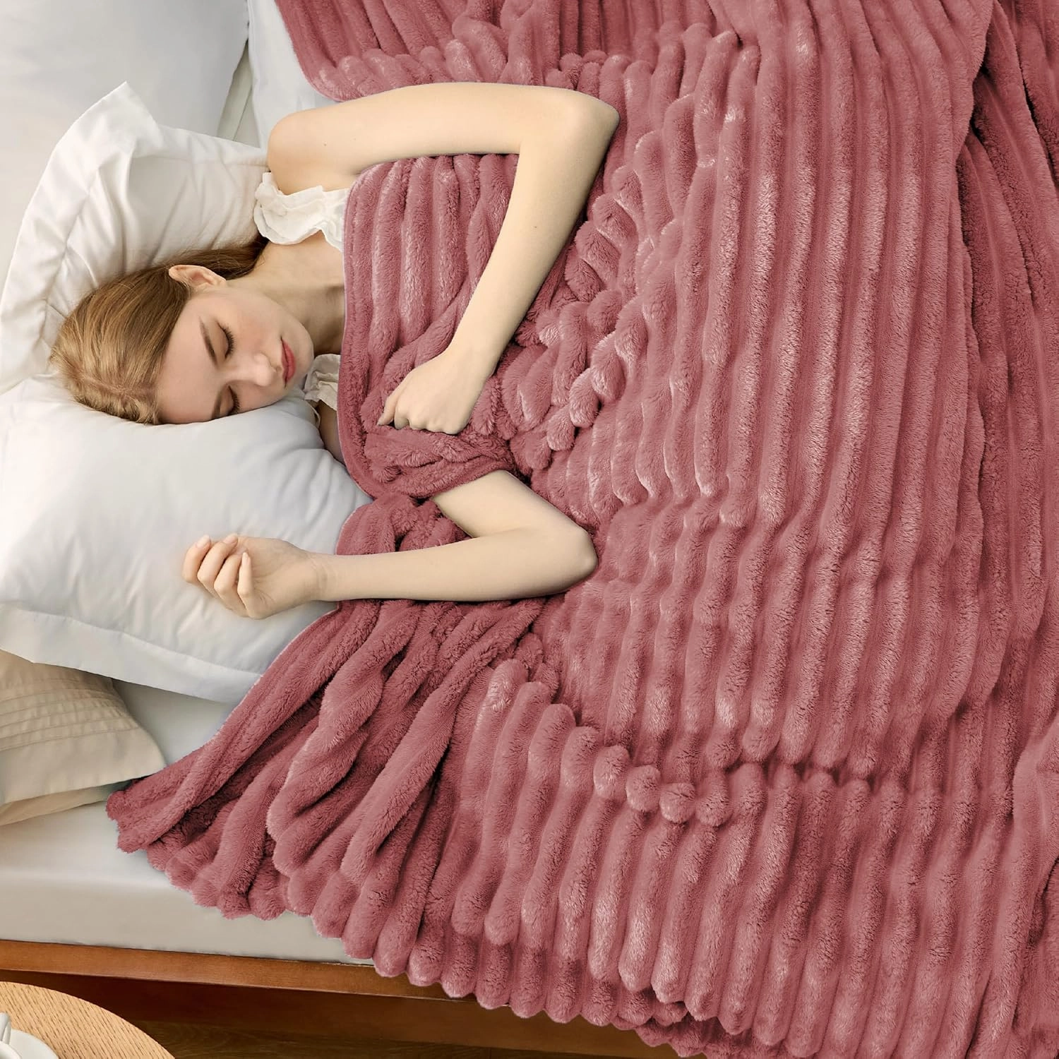 Bedsure Brick Dust Fleece Queen Blanket for Couch - GentleSoft Cozy Soft Blankets for Women, Cute Small Throws for Girls, 90x90 Inches