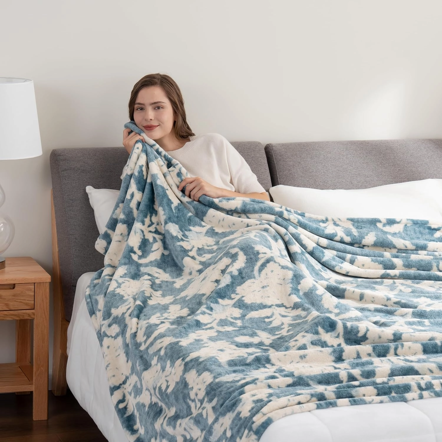 Berkshire Blanket-Classic Heavyweight Soft Printed VelvetLoft® Plush Warm Blanket, Twin Size Soft Fuzzy Blanket for Couch Sofa Bed, Floral Blue, 60in x 90in