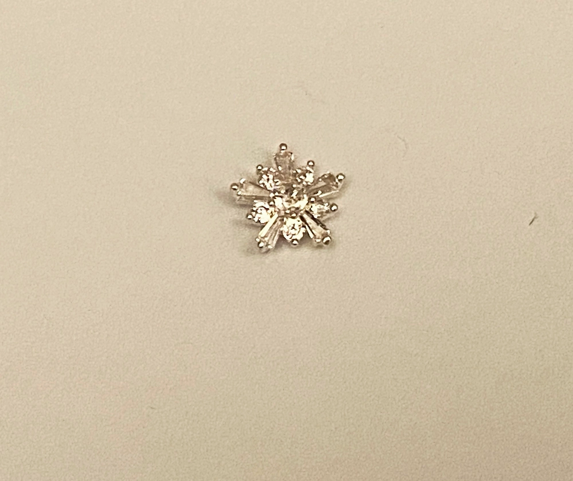 Craftuneed Handmade 1:6 miniature doll crown dollhouse jewellery rhinestones brooch magnetic accessory