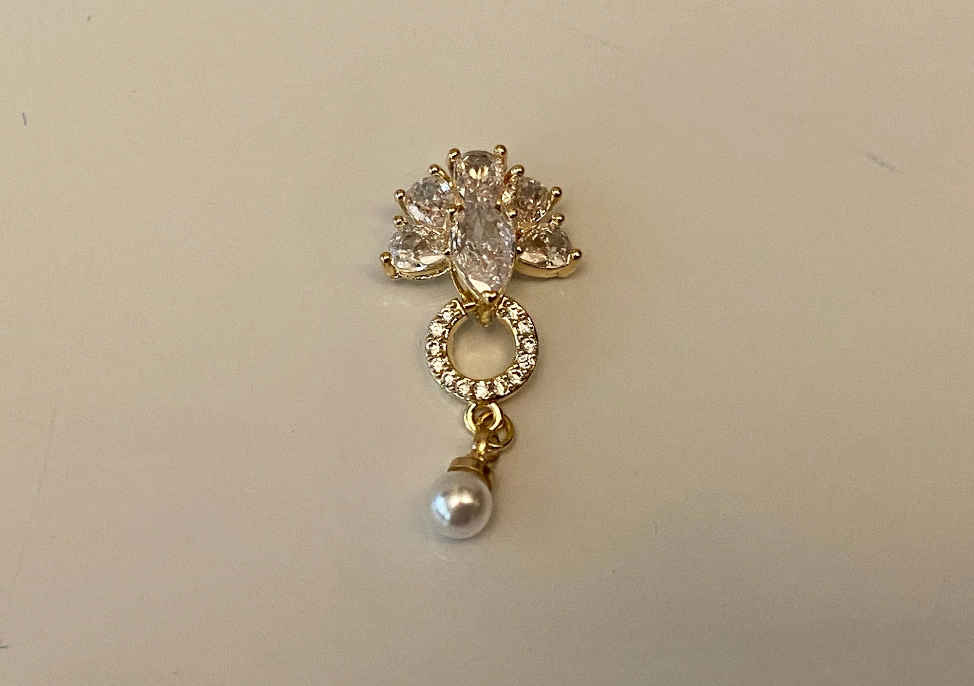 Craftuneed Handmade 1:6 miniature doll crown dollhouse jewellery rhinestones brooch magnetic accessory