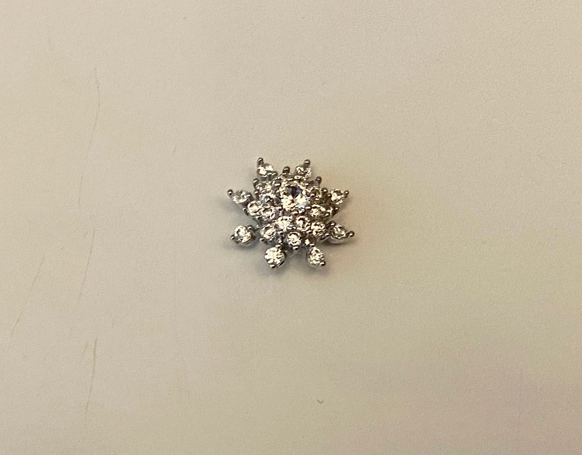 Craftuneed Handmade 1:6 miniature doll crown dollhouse jewellery rhinestones brooch magnetic accessory
