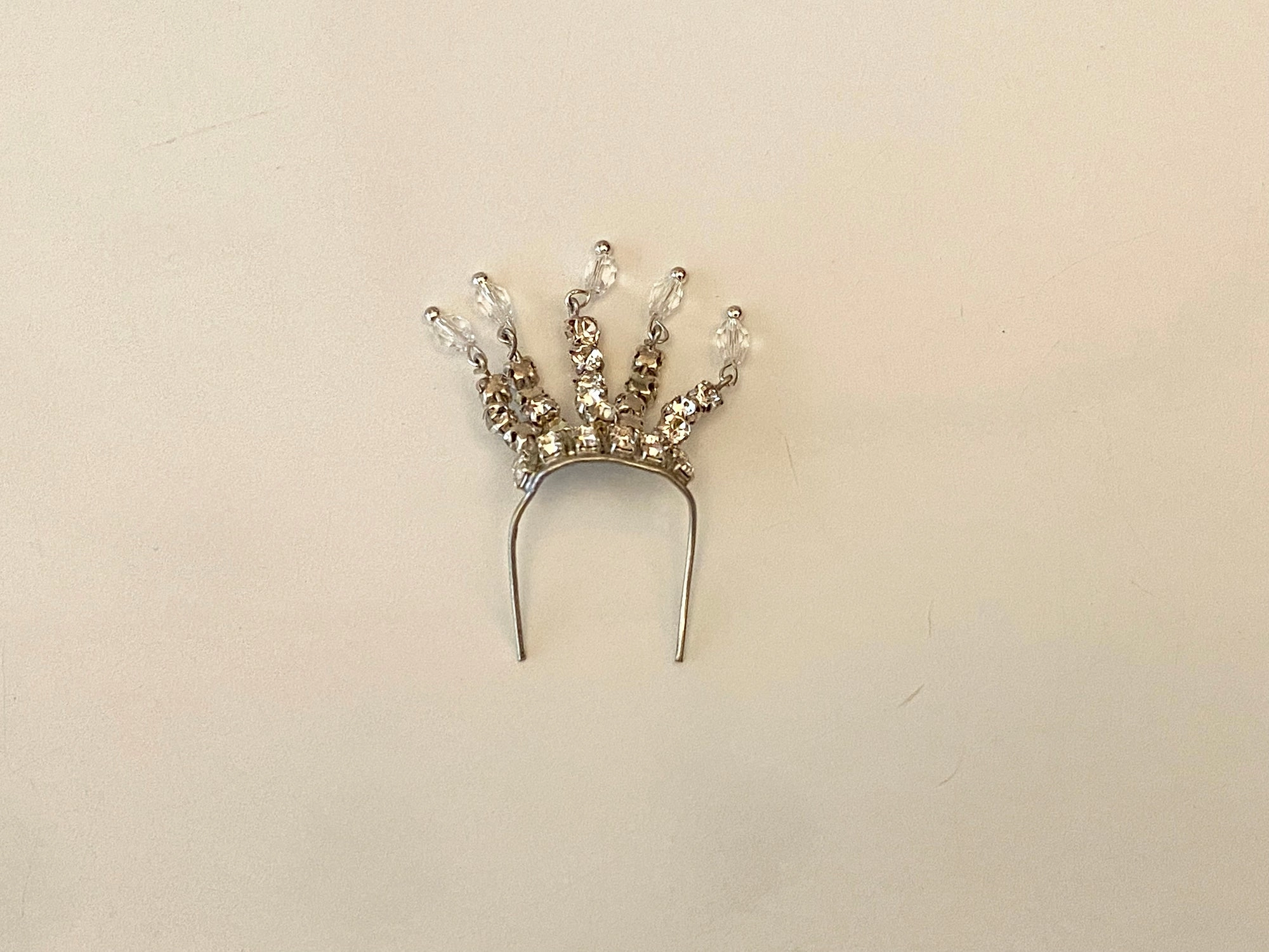 Craftuneed Handmade 1:6 miniature doll crown dollhouse jewellery rhinestones brooch magnetic accessory