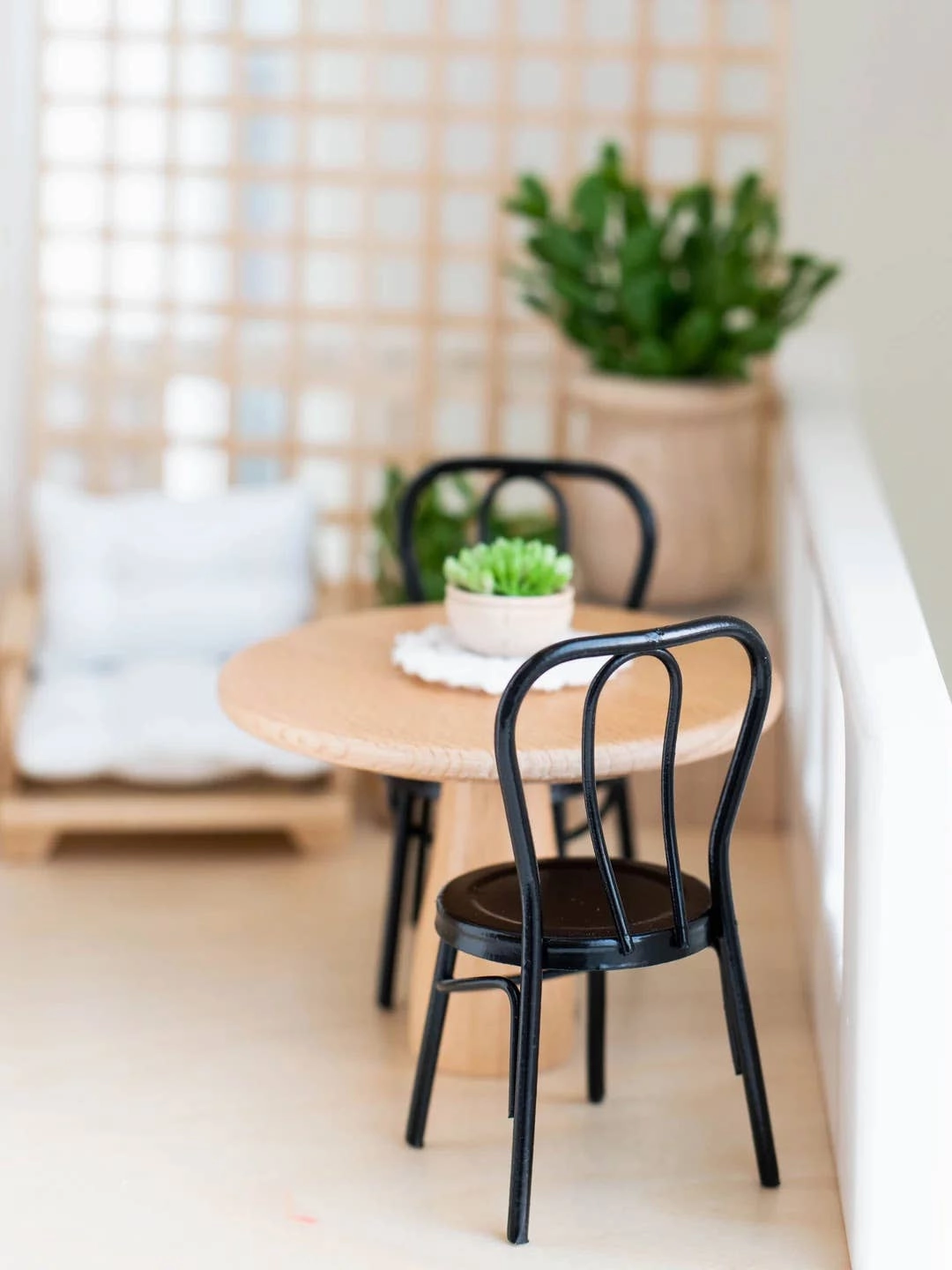 Dollhouse Round Bistro Dining Table
