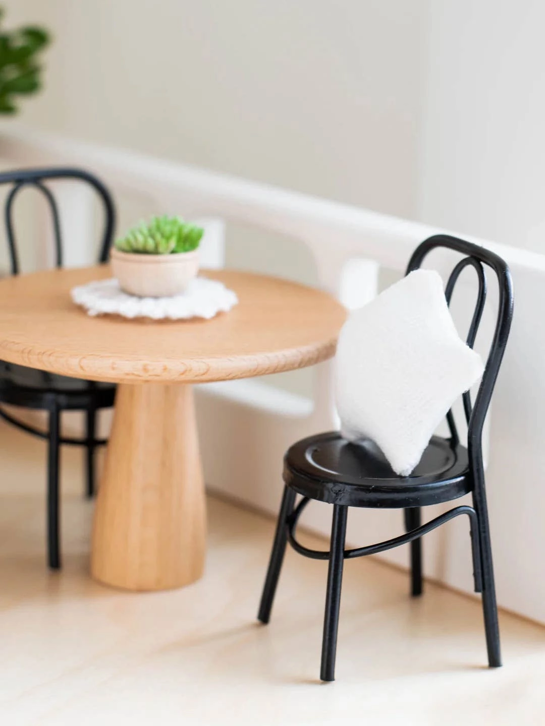 Dollhouse Round Bistro Dining Table