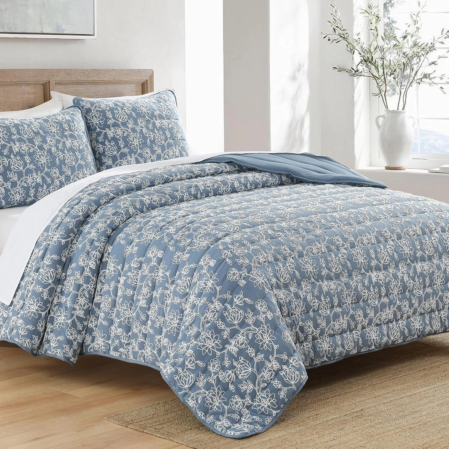 HORIMOTE HOME Floral Embroidery Quilt King Size, Blue King Quilt Bedding Set Soft Lightweight Bedspread 3 Pieces Shabby Chic Farmhouse King Size Comforter Set for All Seasons