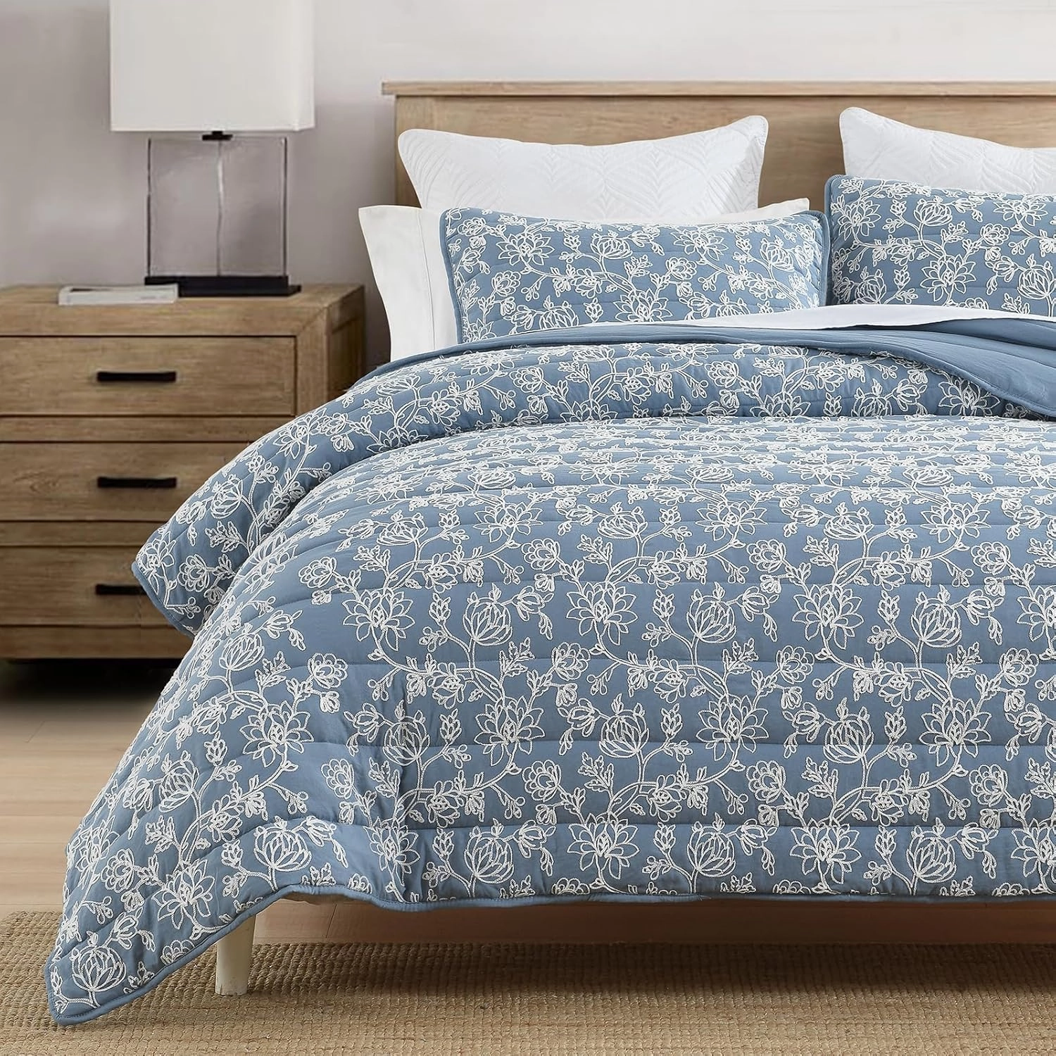 HORIMOTE HOME Floral Embroidery Quilt King Size, Blue King Quilt Bedding Set Soft Lightweight Bedspread 3 Pieces Shabby Chic Farmhouse King Size Comforter Set for All Seasons