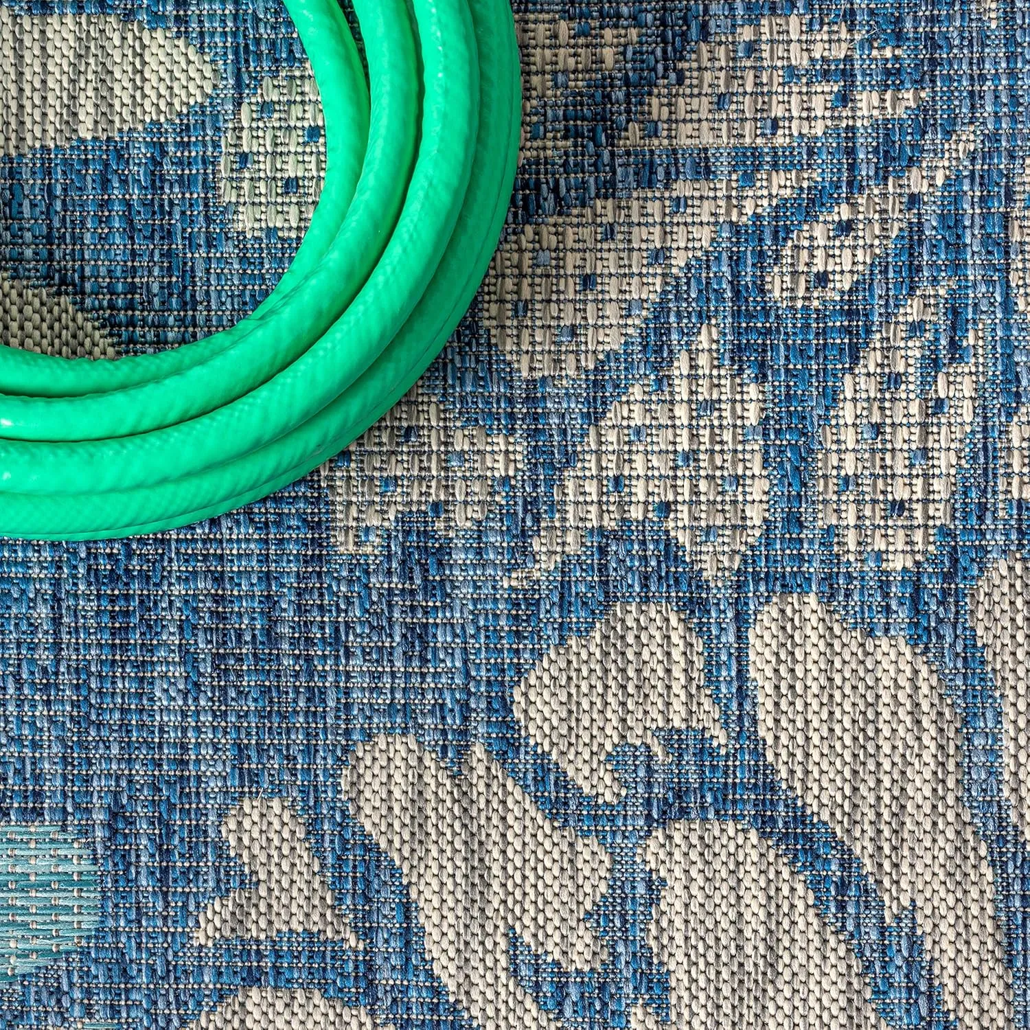JONATHAN Y SMB110C-210 Zinnia Modern Floral Textured Weave Indoor Outdoor Runner Rug Bohemian Coastal Easy-Cleaning Bedroom Kitchen Backyard Patio Non Shedding, 2 X 10, Navy/Aqua