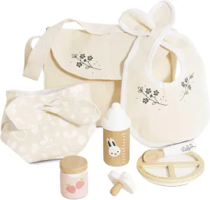 Le Toy Van - Honeybake - Baby Doll Accessories - Natural Cotton   Wooden Toy Dolls Nursing Accessories Set - Scaled Doll Accessories - 8 Piece Set - Dolls and Toys 30-35cm - Age 2  Years