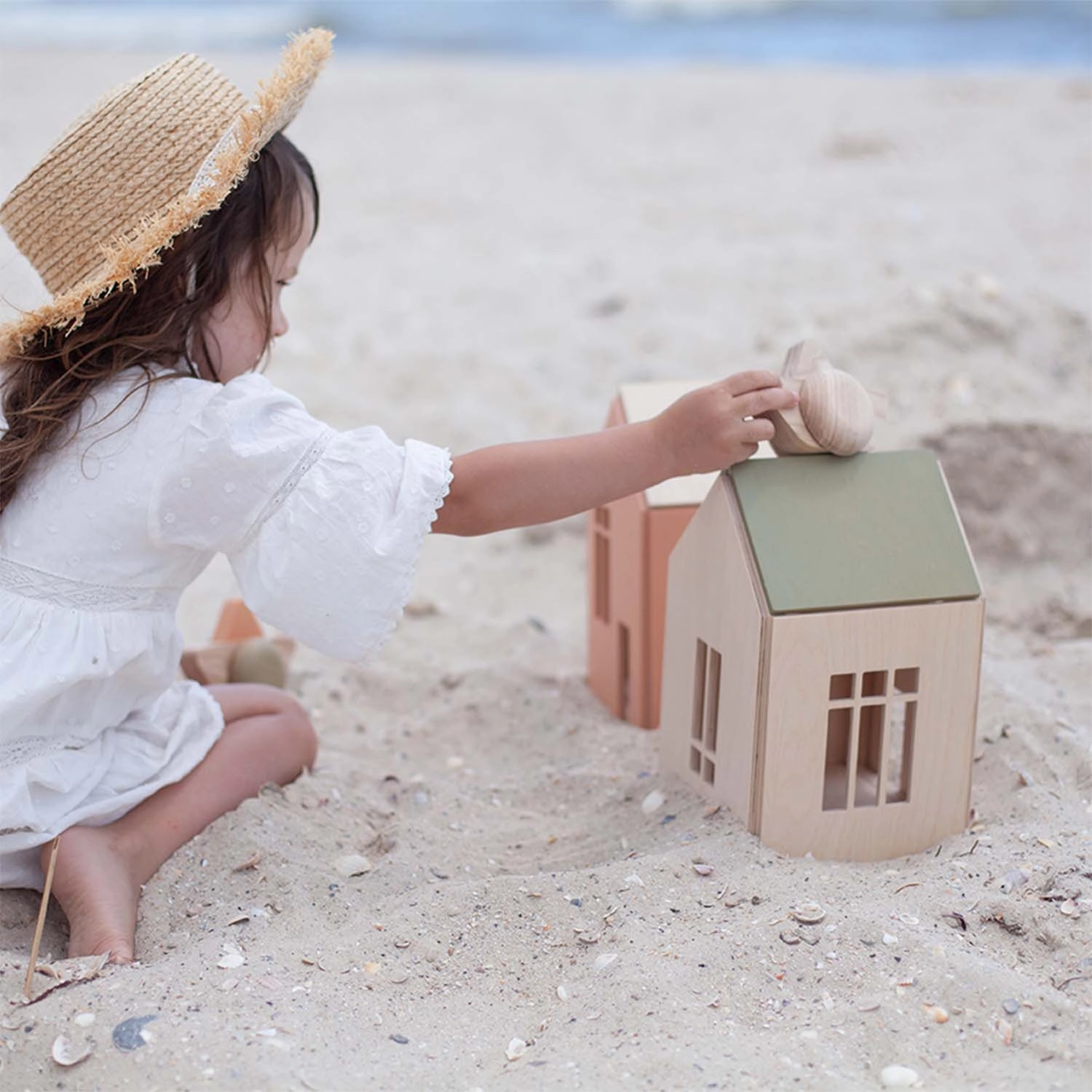 Magnetic Dollhouse - Natural, Large