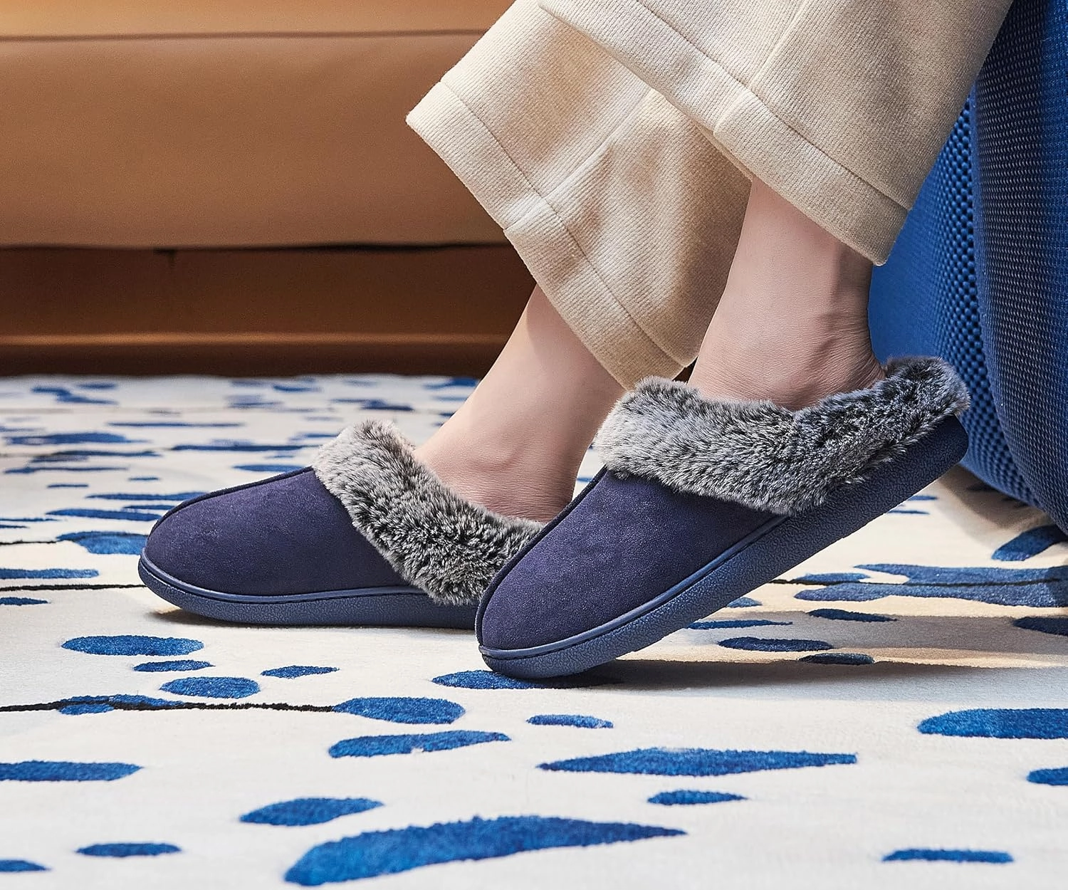 Memory Foam Home Slippers for Women, Fluffy Fuzzy Plush Womens House Shoes for Indoor Outdoor Bedroom, Cute Comfy Microsuede Scuff for Ladies