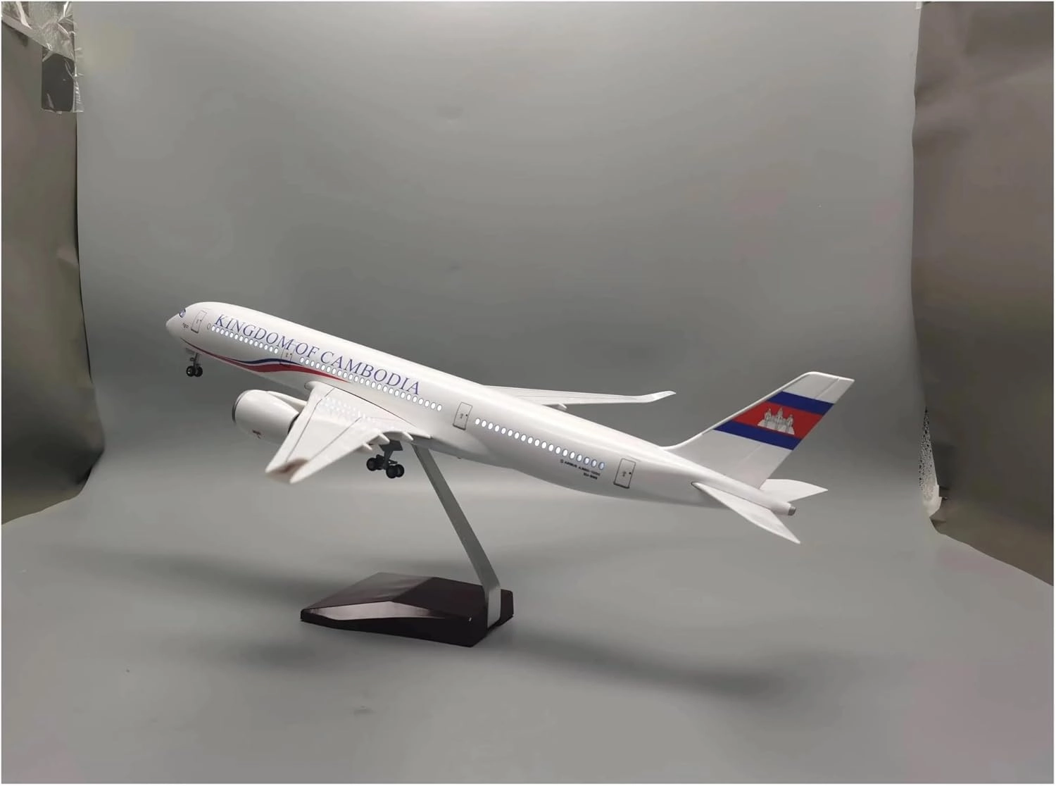 Metal Aircraft Model for Cambodian A350 Scale 47CM Plane Model Building Kit Airplane Model Lightst Able Aviation Enthusiasts(NO Light)
