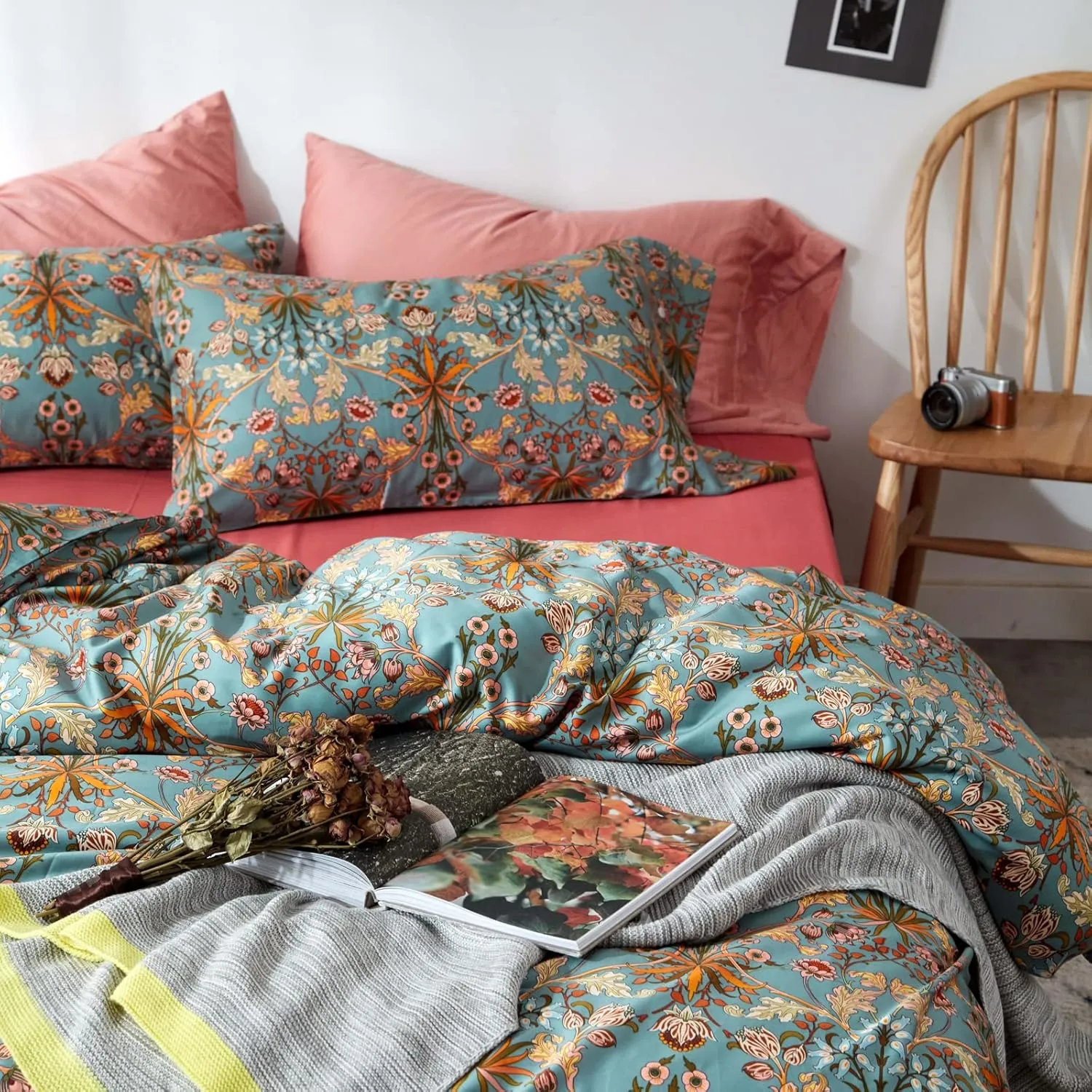 mixinni Vintage Style Garden Flower Queen Duvet Cover with Zipper Closure Soft Long Staple Percale Cotton Vibrant Pattern on Blue Flower Bedding Quilt Cover Set(Queen, All Season)