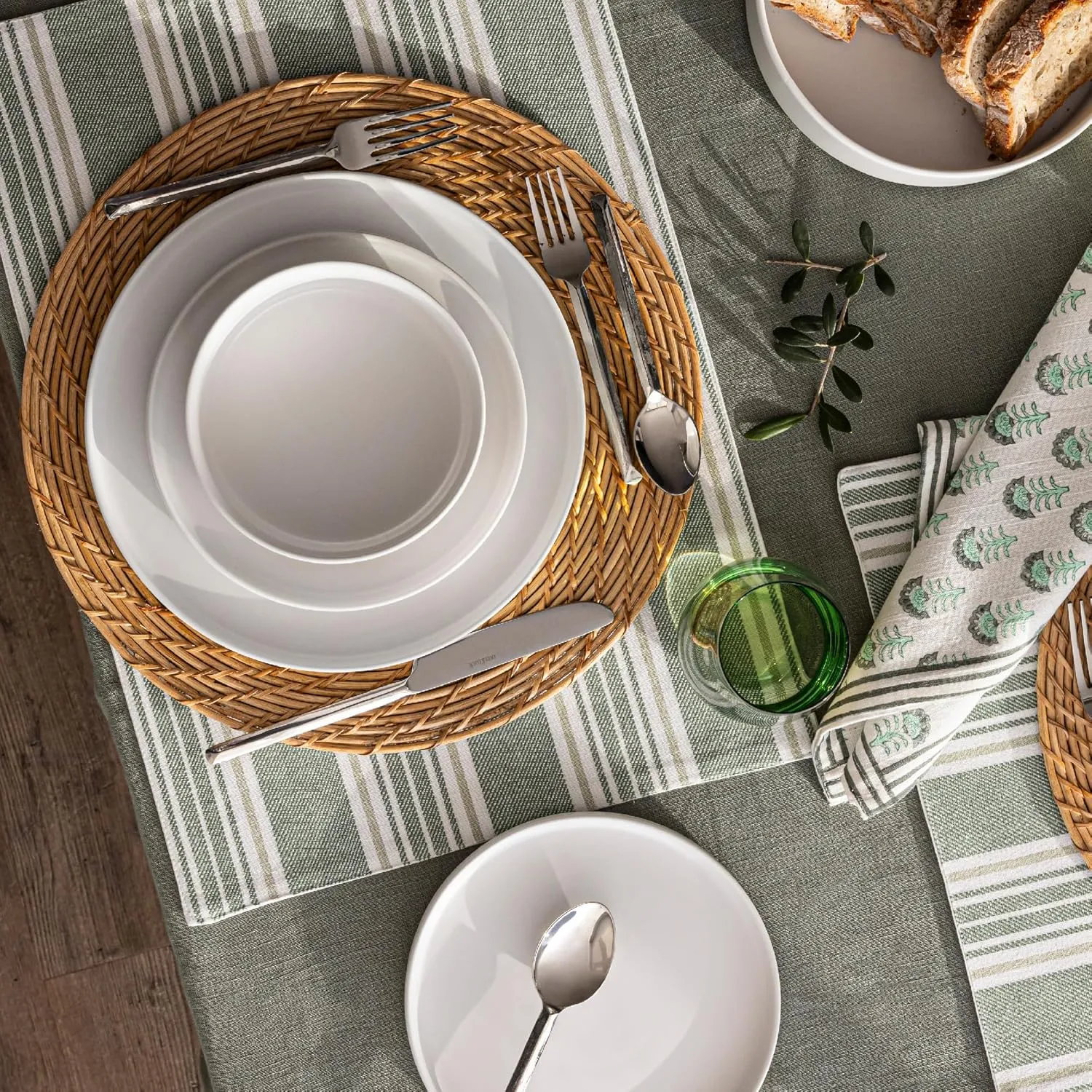 over&back Stackable Cereal Bowl Set - Stoneware Dishes - Comes with 4 Cereal Bowls - Easy-to-Stack Breakfast Place Settings - 6.2" x 6.2" x 2.2" - 25oz - Semi-Matte White