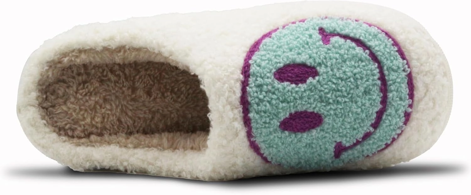Retro Fuzzy Face Slippers for Women Men, Lightweight Slip-on Soft Fluffy Warm Couple Style Casual Cute Cozy Indoor Outdoor House Memory Foam Happy Face Slippers