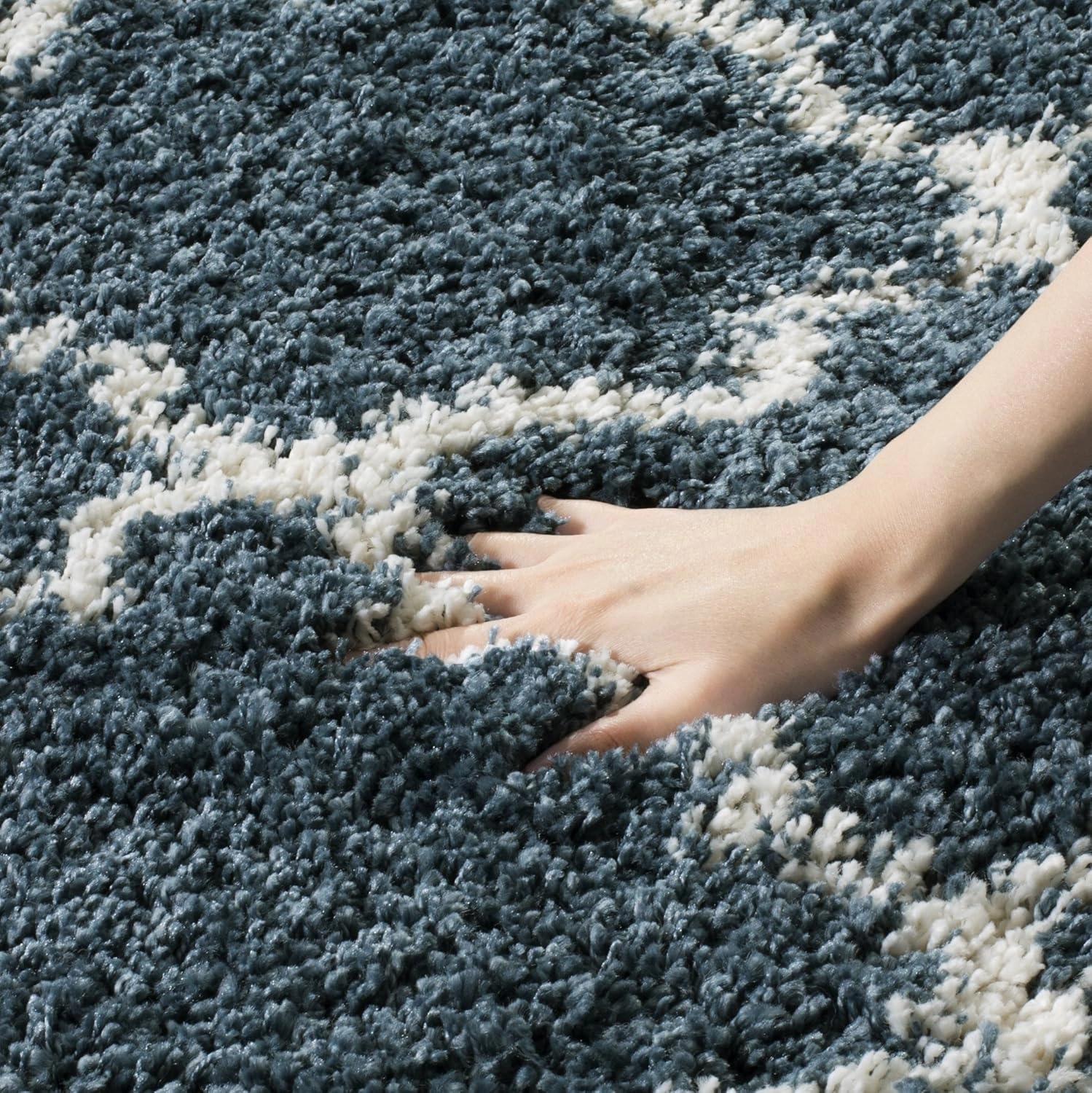 SAFAVIEH Hudson Shag Collection Area Rug - 6' x 9', Slate Blue & Ivory, Moroccan Trellis Design, Non-Shedding & Easy Care, 2-inch Thick Ideal for High Traffic Areas in Living Room, Bedroom (SGH282L)
