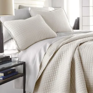 Southshore Fine Living, Inc. King Size Quilt Bedding Set, Soft Microfiber Bedspread, Stain & Pet Hair Resistant Bedding Coverlet, King Size/California Quilt Set with 2 Pillow Shams, Bone