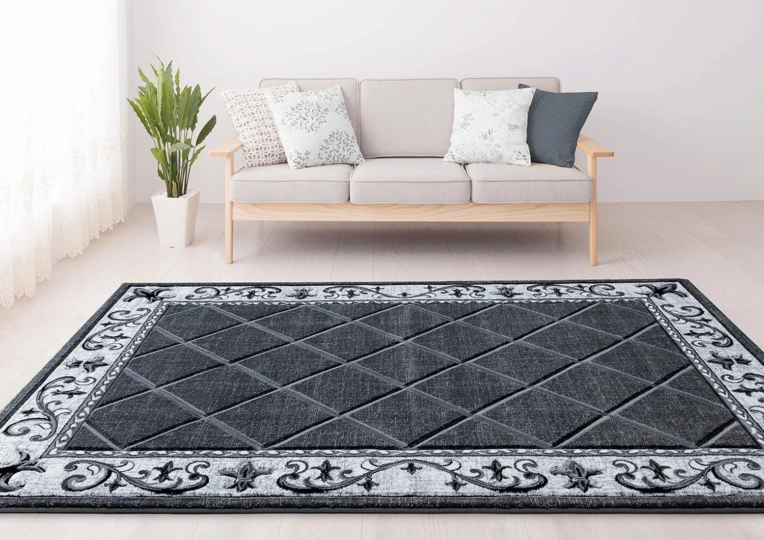 United Weavers of America Bristol Altamont Grey Accent Rug, 1'10" x 2'8"