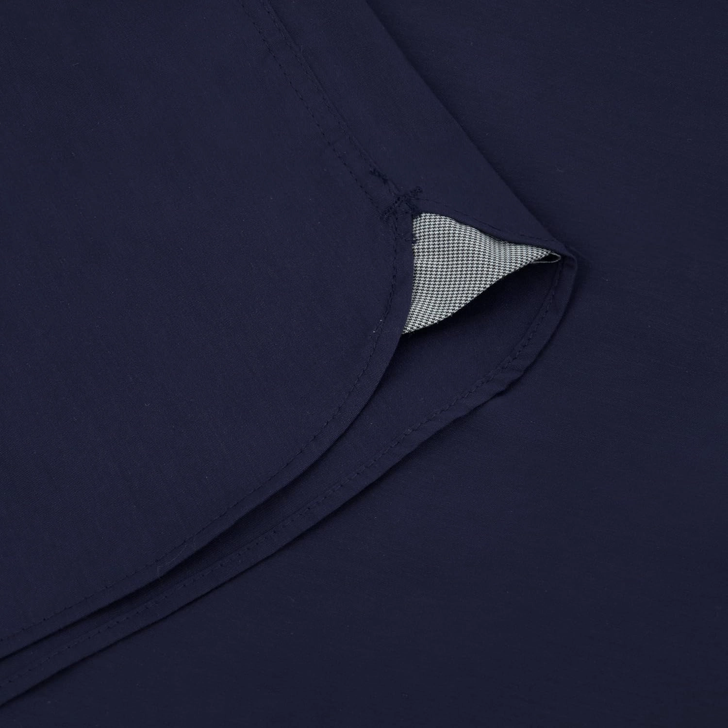 Van Heusen Men's Classic Fit Stain Shield Never Tuck Stretch Solid Button Down Shirt
