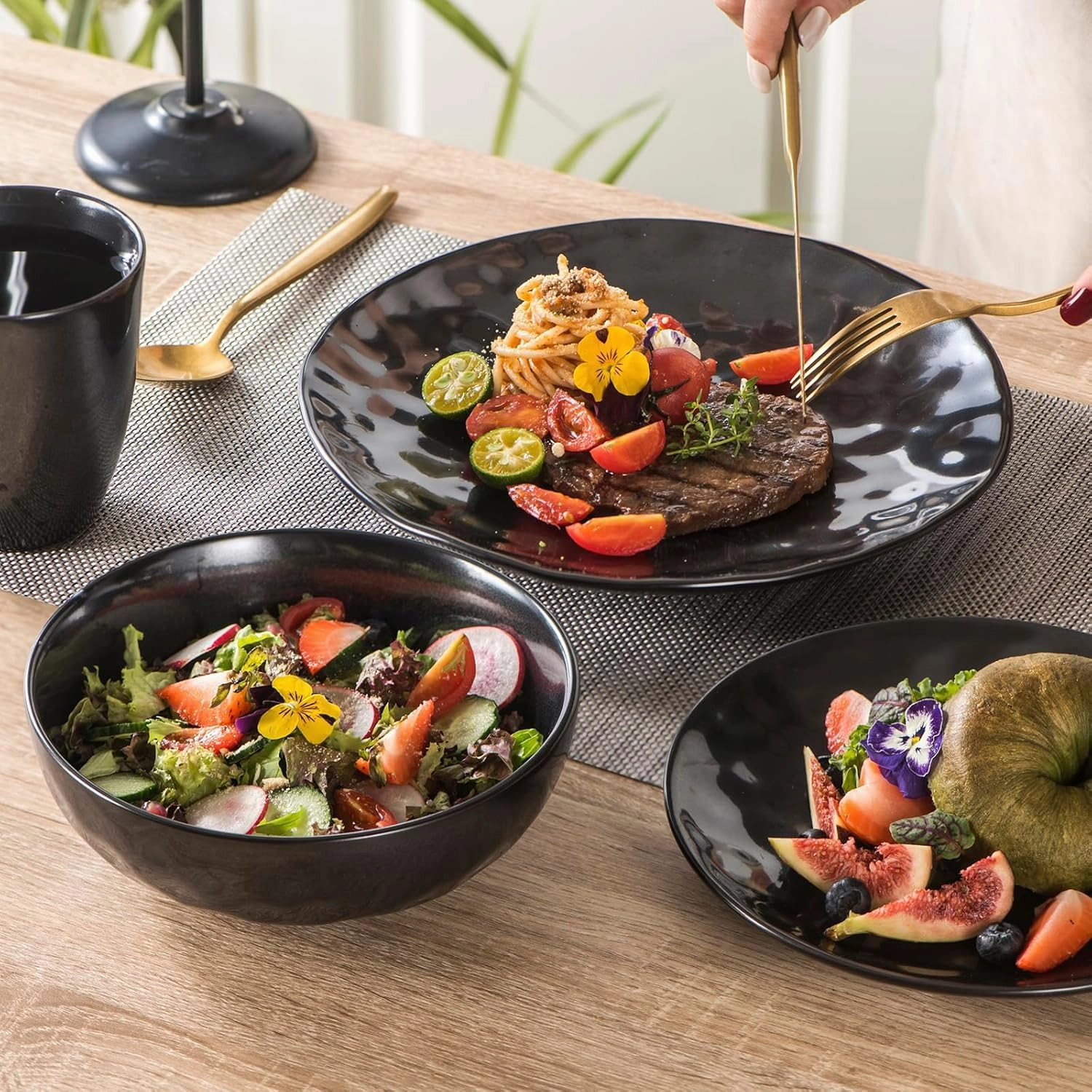 vicrays Ceramic Dinner Plates Set, 10 Inch, Microwave, Oven, Dishwasher Safe, Round, Porcelain Fluted Suitable for Steak, Pasta, Pizza, Home, Restaurant - Set of 6 Black