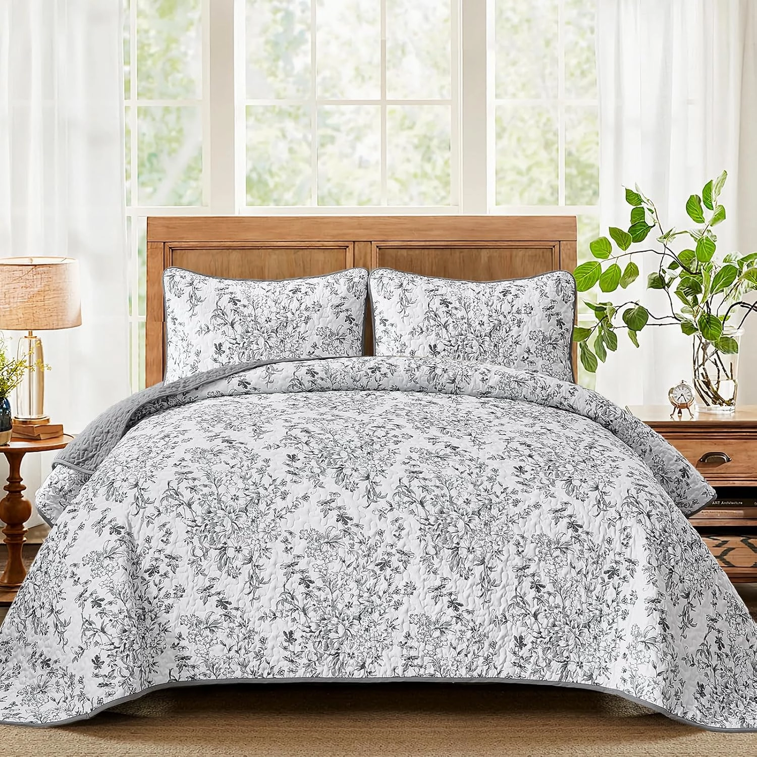 WONGS BDEEING Quilt King Size, Grey Quilt Bedding Set with 2 Pillowcases, Botanical Quilt for King Bed, Soft Microfiber Lightweight Coverlet Bedspread for All Season (110"×90", 3 Pieces)
